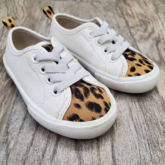 Old Navy White and Leopard Print Shoes Size 5 - Picture 9 of 10
